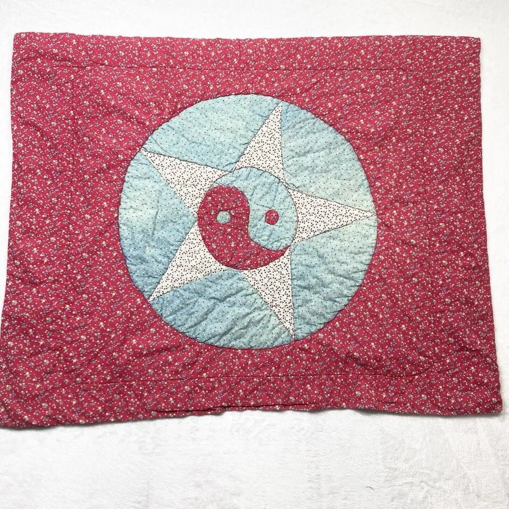 VTG Quilt 31x38 Red Calico Yin Yang Star Baby Crib Hippie‎ Handmade 90s Grunge